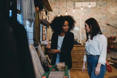 Five Tips For Training Retail Staff On Effective Suggestive Selling - Download Perfect Minimal Wallpaper | Full HD